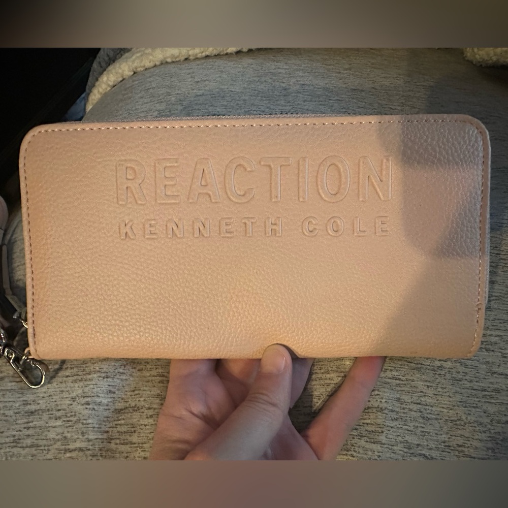EUC blush pink Kenneth Cole Reaction wristlet/wallet.